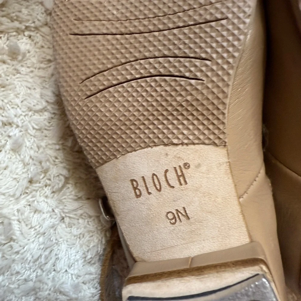 Bloch Tan Kids Size 9 Tap Shoes